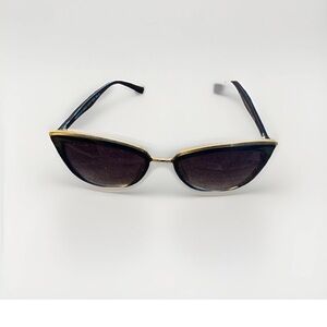 American Eagle Outfitters Black and Gold Sunglasses
